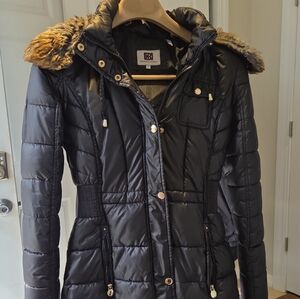 Black Puffer Jacket with faux fur by Laundry by Design